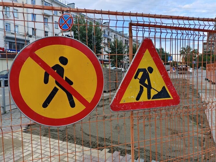 До конца лета из-за коммунальных работ перекрыли улицу Димитрова в Барнауле