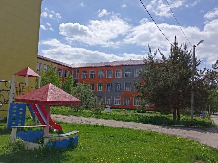 В четырёх районах Саратовской области благоустроят дворы школ и детских садов