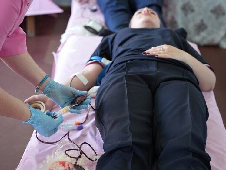 В ДНР полицейские стали донорами крови