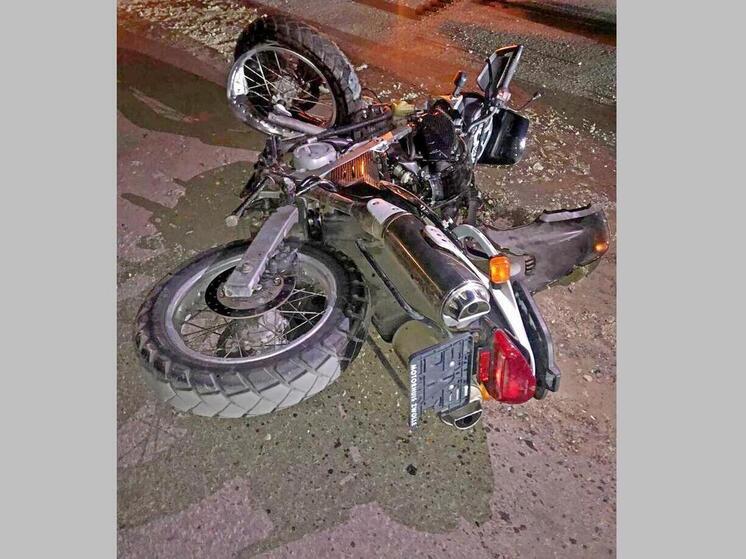 Юноши 16 и 17 лет попали на мотоцикле в аварию под Воронежем