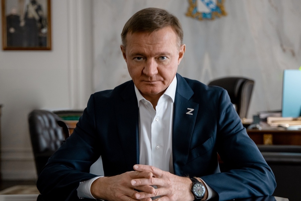 Романа Старовойта хоронят в Петербурге. Девушка экс-министра транспорта, чиновники и не только: кто приехал на церемонию?
