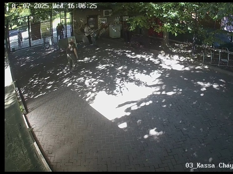 В Калининградский зоопарк прорвались нарушители на самокатах