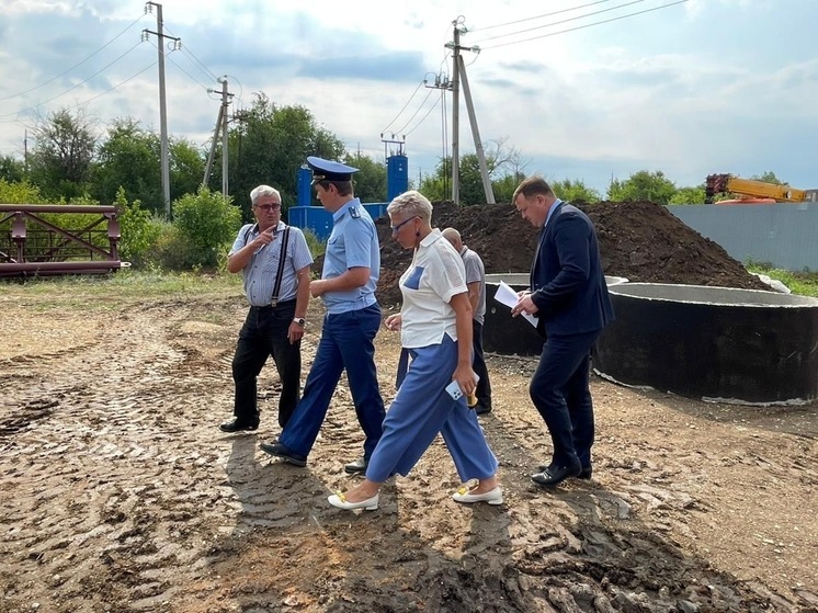 Прокурор Новоорского района Андрей Косенко совместно с главой муниципального образования Еленой Семёновой провели выездную проверку на объекте реконструкции деаэраторной установки котельной в поселке Энергетик