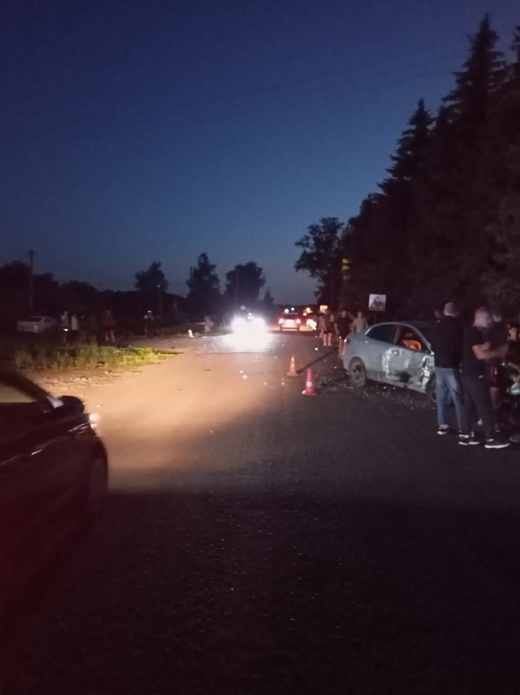 В Мичуринском округе легковушка и мотоцикл не поделили дорогу