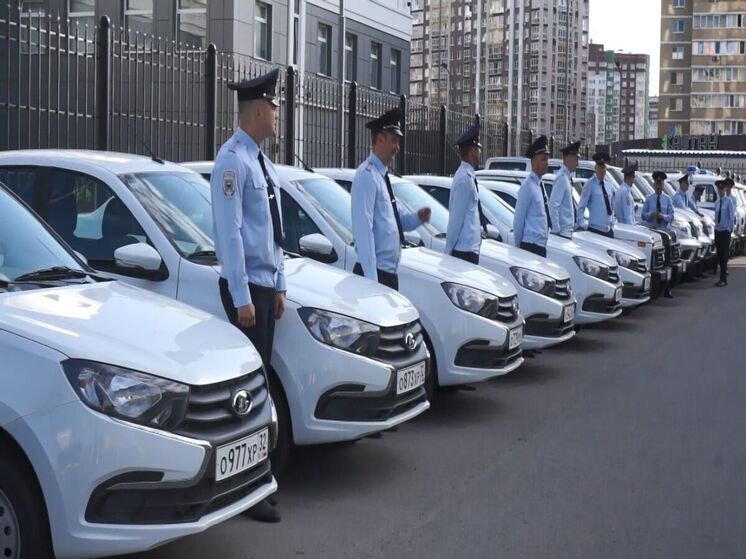Брянские полицейские получили 20 новых служебных автомобилей