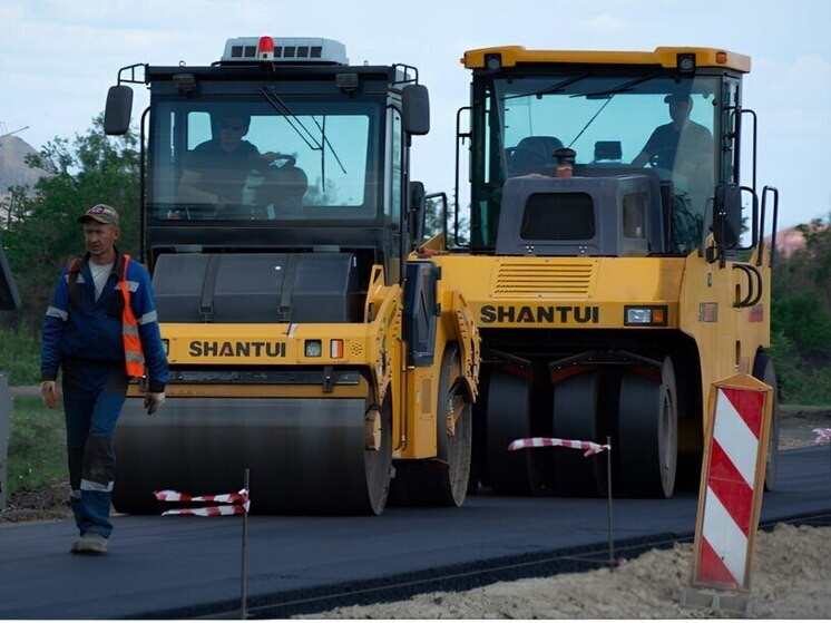 В новых регионах уровень укладки верхнего слоя асфальта достиг 60%