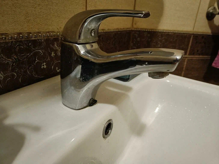 В Красноармейском районе жителям доставляют воду из-за снижения давления