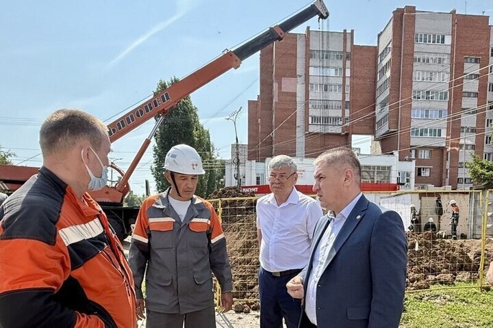 Доброхотов лично отслеживает устранение дефектов на теплосетях в Чебоксарах