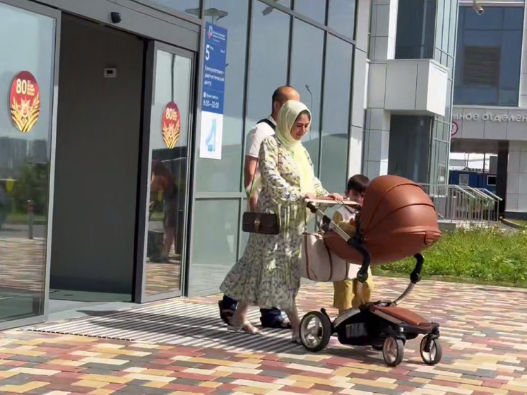 Малыша, пострадавшего в аэропорту Шереметьево, выписали из больницы