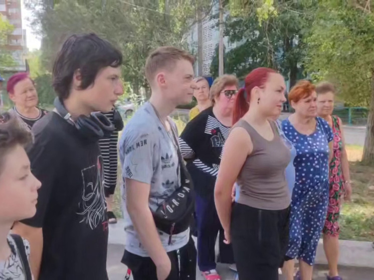 Министр спорта и туризма ДНР встретился с жителями Кировского района Донецка