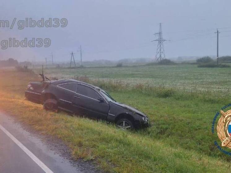 В Черняховске водитель превысил скорость и вылетел с дороги