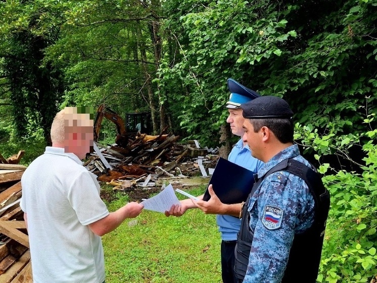 Сочинскую бизнес-леди обязали снести незаконную постройку