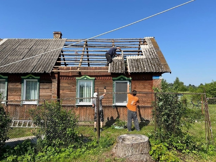 Стихия повредила 25 домов в деревне Полибино — началась уборка завалов и восстановление электричества