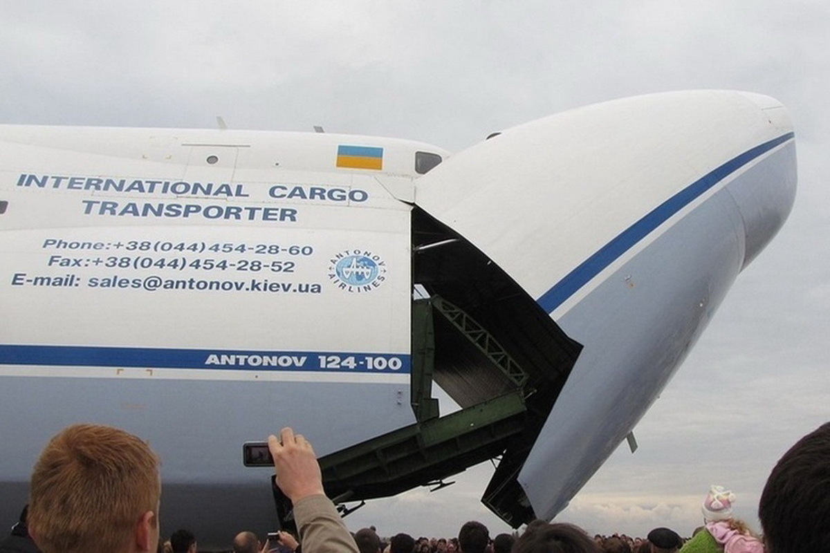 Военэксперт Кнутов: самолет Ан-124 над Киевом перевозил срочный груз для ВСУ