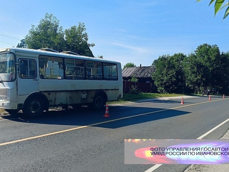 В Ивановской области пожилой водитель на электроскутере врезался в автобус