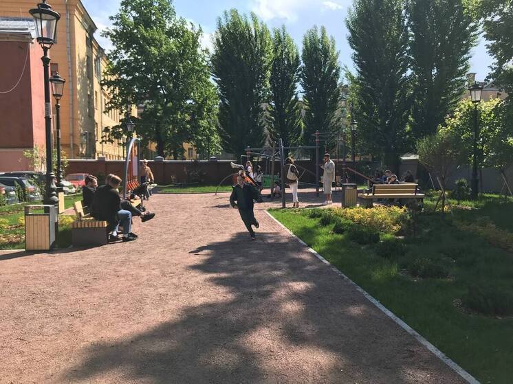 Сквер на улице Некрасова в Петербурге благоустроили раньше срока