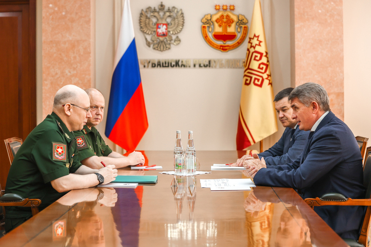 Главе Чувашии представили кандидата на должность военкома республики