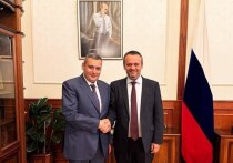Исполняющий обязанности губернатора Курской области Александр Хинштейн провел в Москве рабочую встречу с новым министром транспорта Российской Федерации Андреем Никитиным