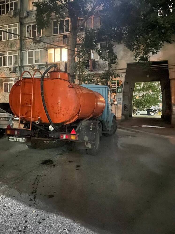 В части Махачкалы организован подвоз воды из-за ремонта трубы на КОРе