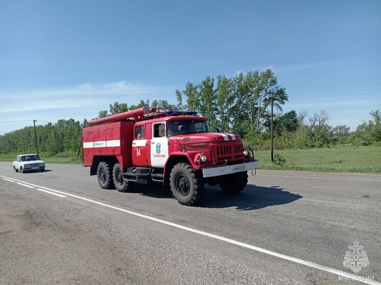 В Новоалтайске в пункте приема макулатуры загорелся автомобиль