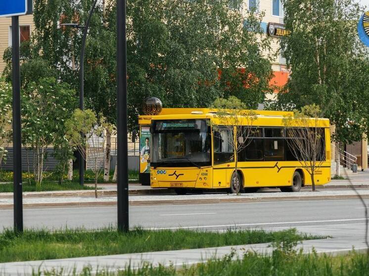 Автобусы Ноябрьска поехали по временным схемам из-за перекрытой дороги