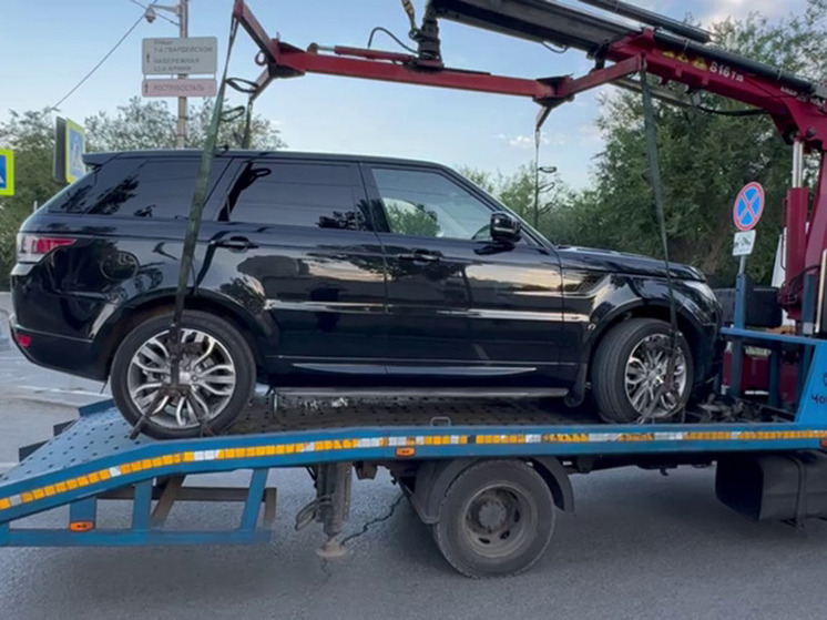 Подросток на дорогостоящем внедорожнике катался по центру Волгограда