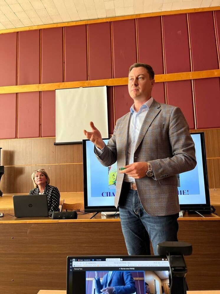 Мастер-класс по онкологии для медицинских работников прошел в Дедовичах