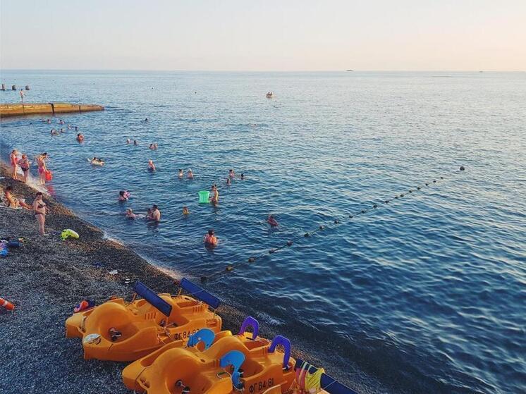 Врач Вахляев назвал сочинцам основные симптомы теплового удара