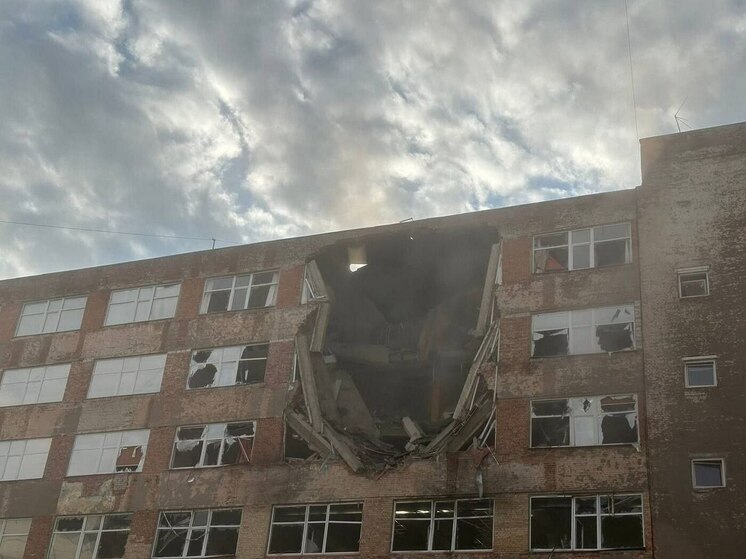Военный эксперт Василий Дандыкин прокомментировал сообщения украинских СМИ о том, что во Львове во время ночного удара был уничтожен корпус завода "Электрон"