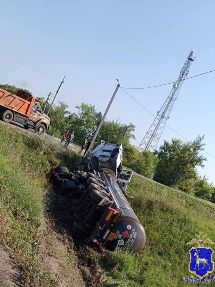 Смертельное ДТП на М-5 под Самарой: фура не уступила дорогу и слетела в кювет