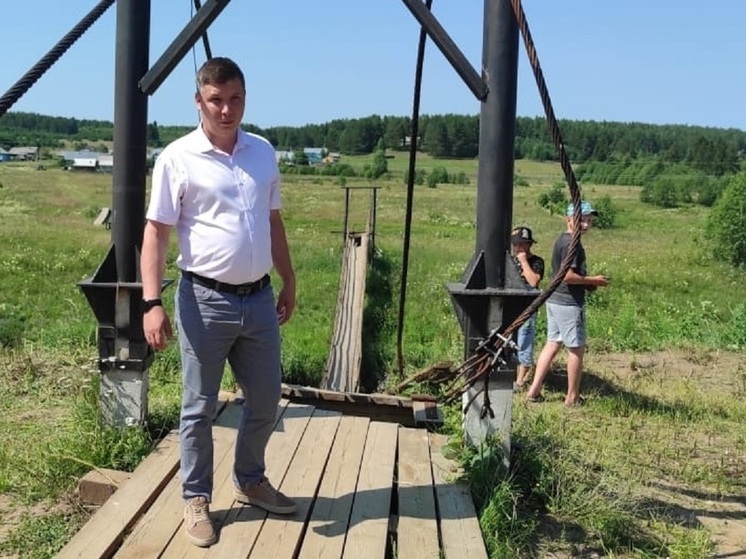Глава Никольского округа показал фотографии разрушенного подвесного моста