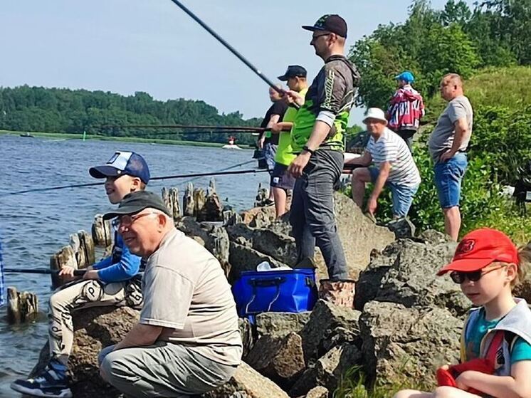 В Высоцке ловилась рыбка, большая и маленькая