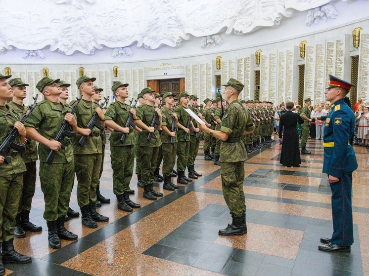 Тульские новобранцы Преображенского полка приняли присягу в Музее Победы