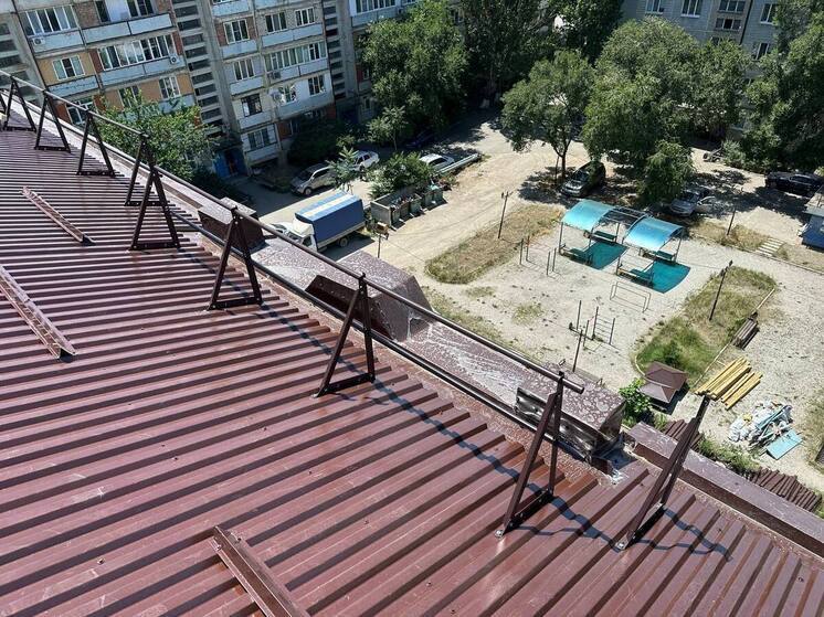 В Каспийске проводят капитальный ремонт 11 многоквартирных домов