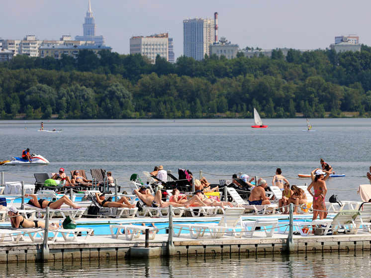 Воздух в Москве в субботу прогрелся до рекордной температуры