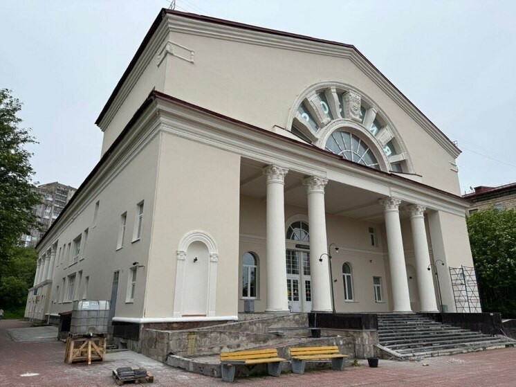 Фасад бывшего кинотеатра «Россия» в Североморске преобразится