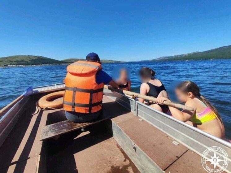 В Башкирии группе на сапборде помогли вернуться на берег озера Талкас