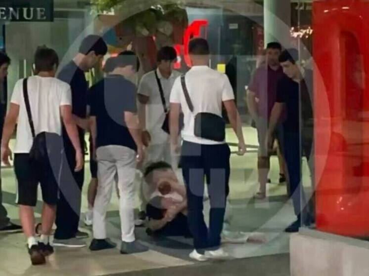 Толпа избила молодого человека в центре Сочи: полиция начала проверку