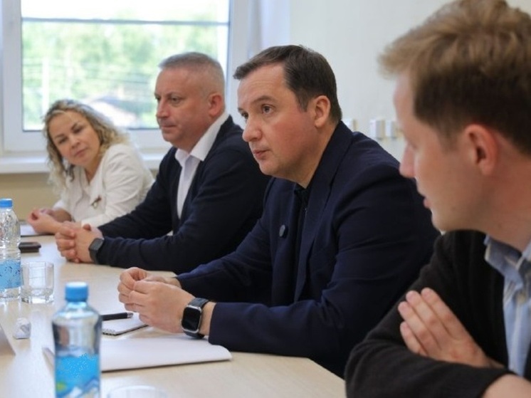 Александр Цыбульский обсудил с коллективом Мезенской ЦРБ ключевые задачи развития учреждения