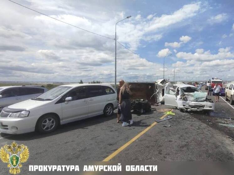 В массовом ДТП на подъезде к Благовещенску пострадали подросток и ребенок