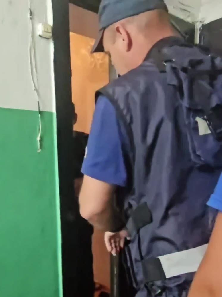 Два дня биробиджанцы не могли выбраться из своей квартиры