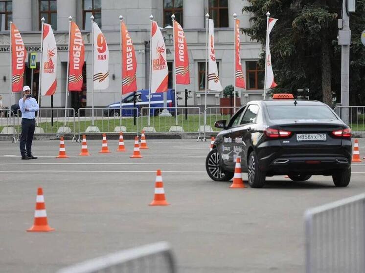 Un representante de la región de Leningrado se convirtió en el mejor taxista de Rusia.