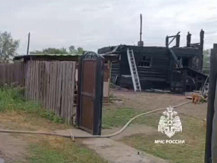 В Улан-Удэ мужчина пострадал при пожаре в частном доме