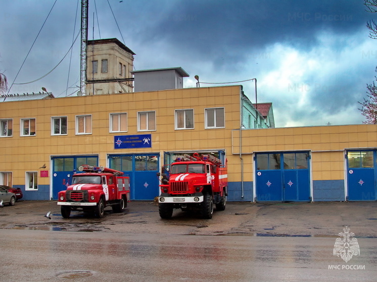 В Смоленске на проспекте Гагарина после ДТП загорелся автомобиль