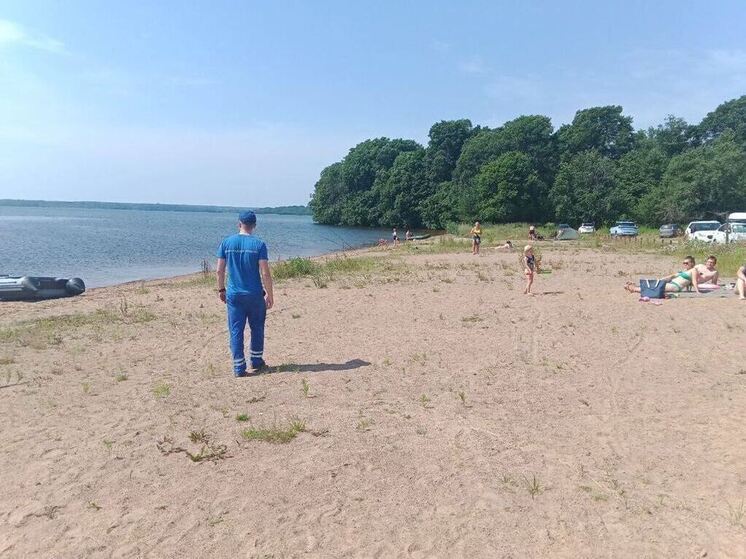 Спасатели патрулируют водоемы Ленобласти