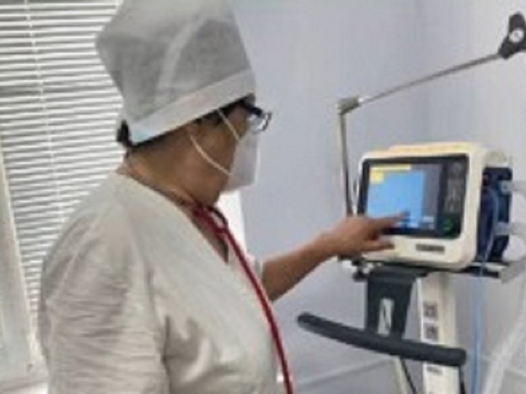 Медики Калмыкии спасли жителя соседнего региона