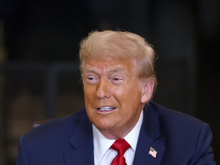 Дональд Трамп объявляет о введении 30%-ных пошлин на товары из ЕС и Мексики
