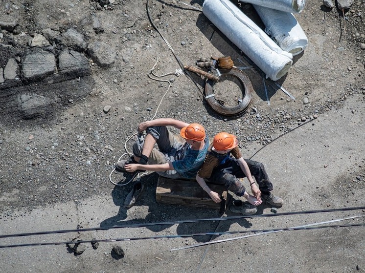 Пятеро рабочих из Дагестана спасли девушку в Норильске