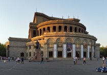 В Ереване на площади Свободы в субботу вечером стартовала бессрочная сидячая забастовка в защиту прав арцахцев — жителей Нагорного Карабаха, лишенных родины