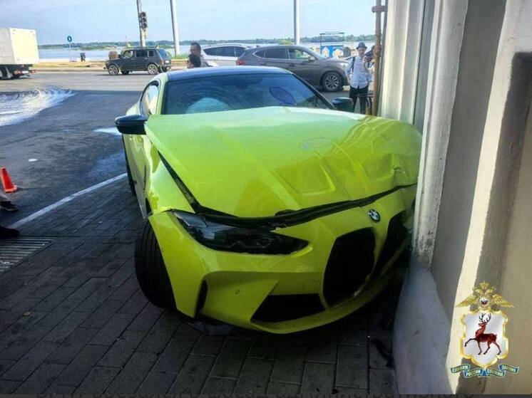 На один гоночный BMW в Нижнем стало меньше